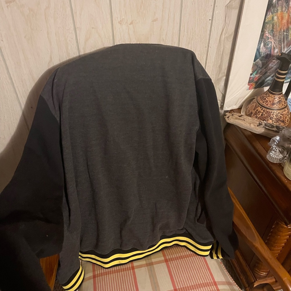 Large mens batman (in original Batman color!) Varsity jacket ;) very cool!